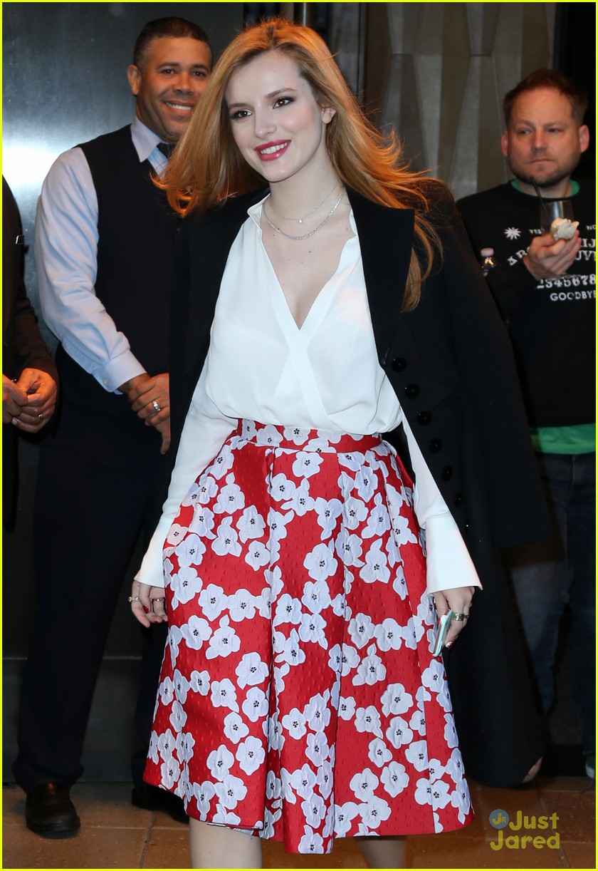 Bella Thorne Shares 'Seventeen Mexico' Cover - See It Here!