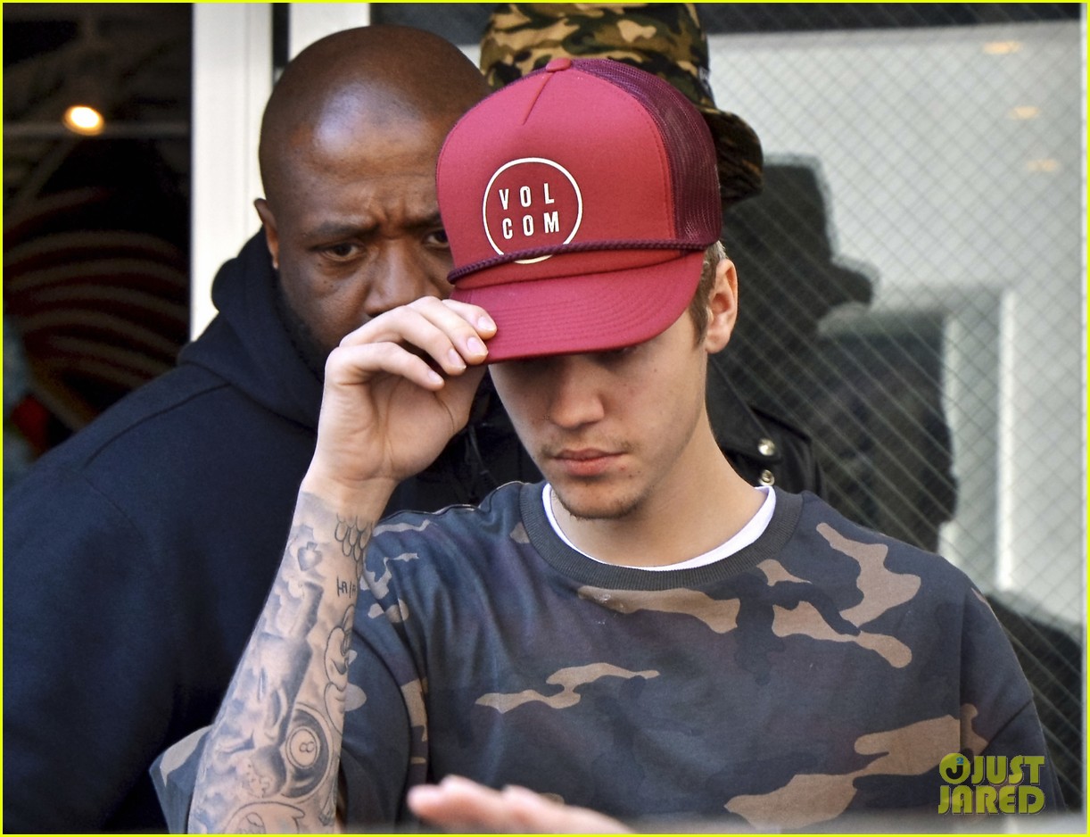 Justin Bieber Covers The Beatles & More in Concert - Watch Now!