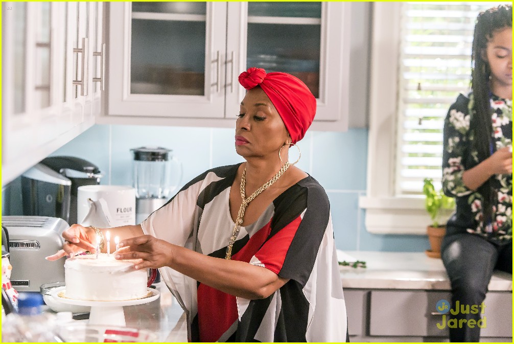 Christmas Is All About The 'Stuff' on 'black-ish Tonight - See The Pics!