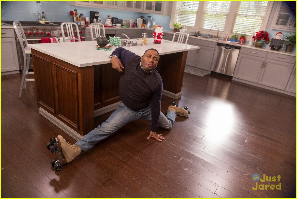 Christmas Is All About The 'Stuff' on 'black-ish Tonight - See The Pics!