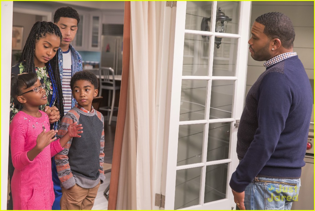 Christmas Is All About The 'Stuff' on 'black-ish Tonight - See The Pics!