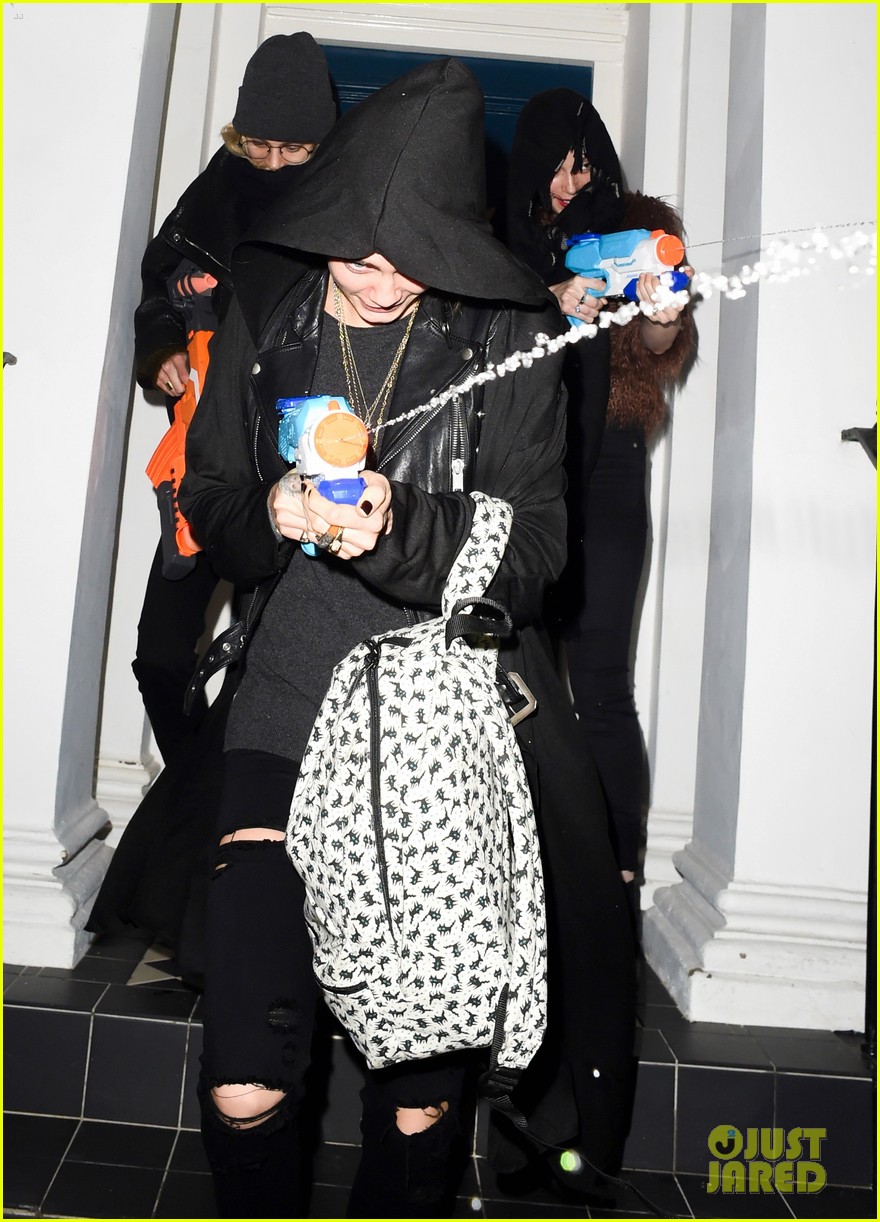 Cara Delevingne Gets Payback on Paparazzi with Water Guns!