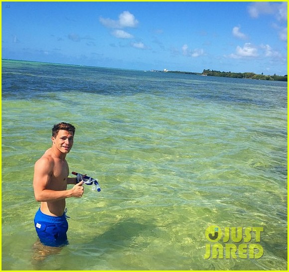 Arrow's Colton Haynes Got His Nipple Pierced!
