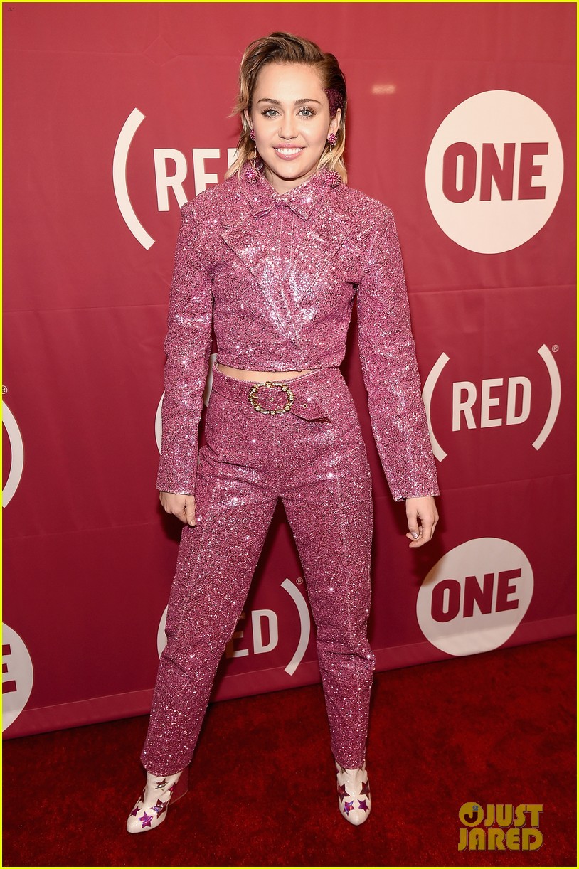 Miley Cyrus Sings 'One' with U2 After Her Rainbow Outing!