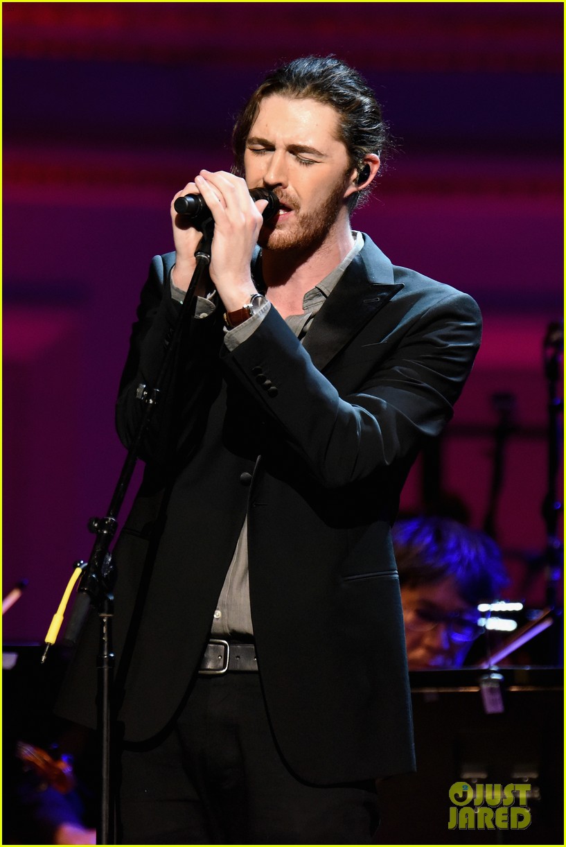 Miley Cyrus Sings 'One' with U2 After Her Rainbow Outing!