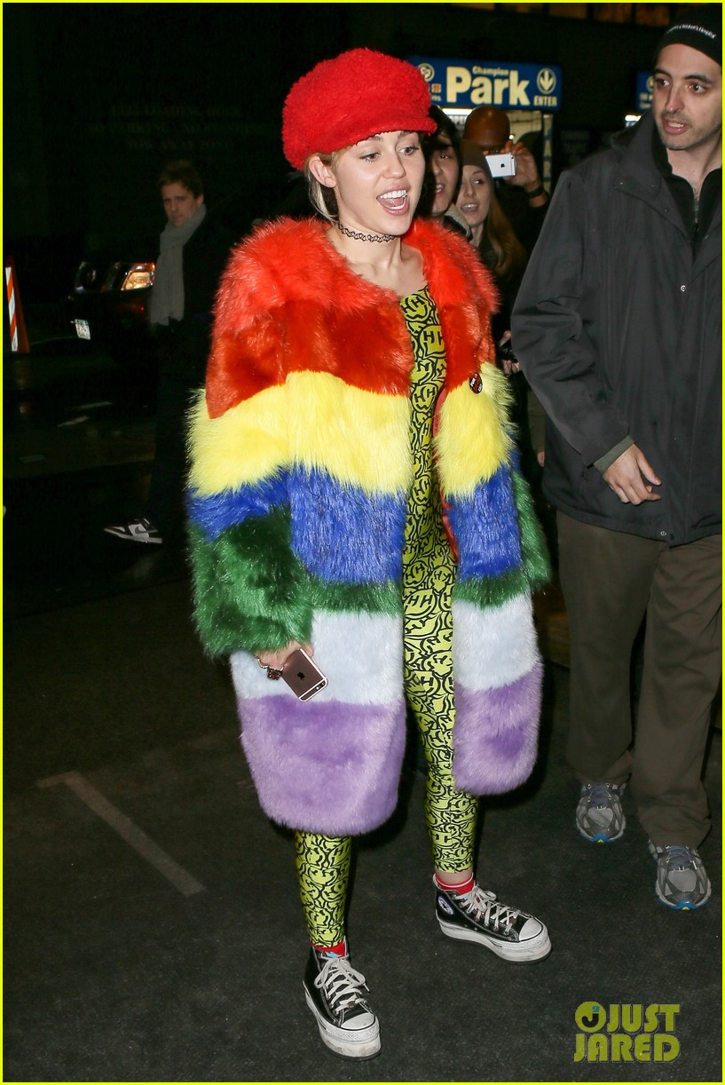 Miley Cyrus Sings 'One' with U2 After Her Rainbow Outing!