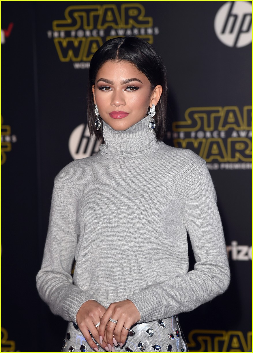 Becky G & Zendaya Geek Out at the 'Star Wars' Premiere