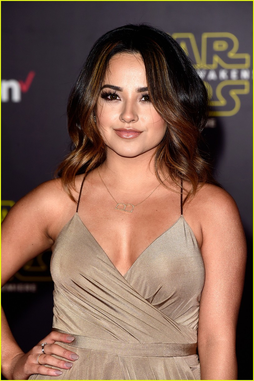 Becky G & Zendaya Geek Out at the 'Star Wars' Premiere