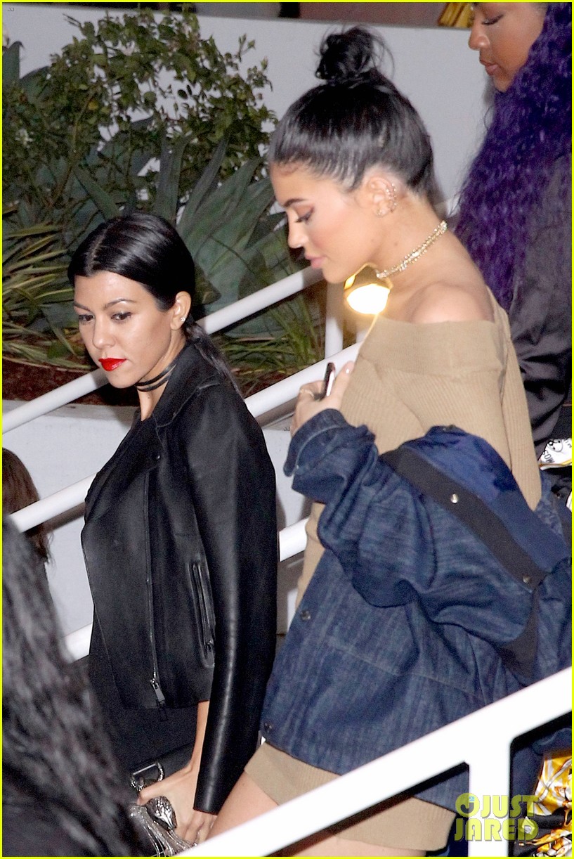 Kylie Jenner Gives Kendall & Cara Delevingne Piggyback Rides at The Weeknd Concert