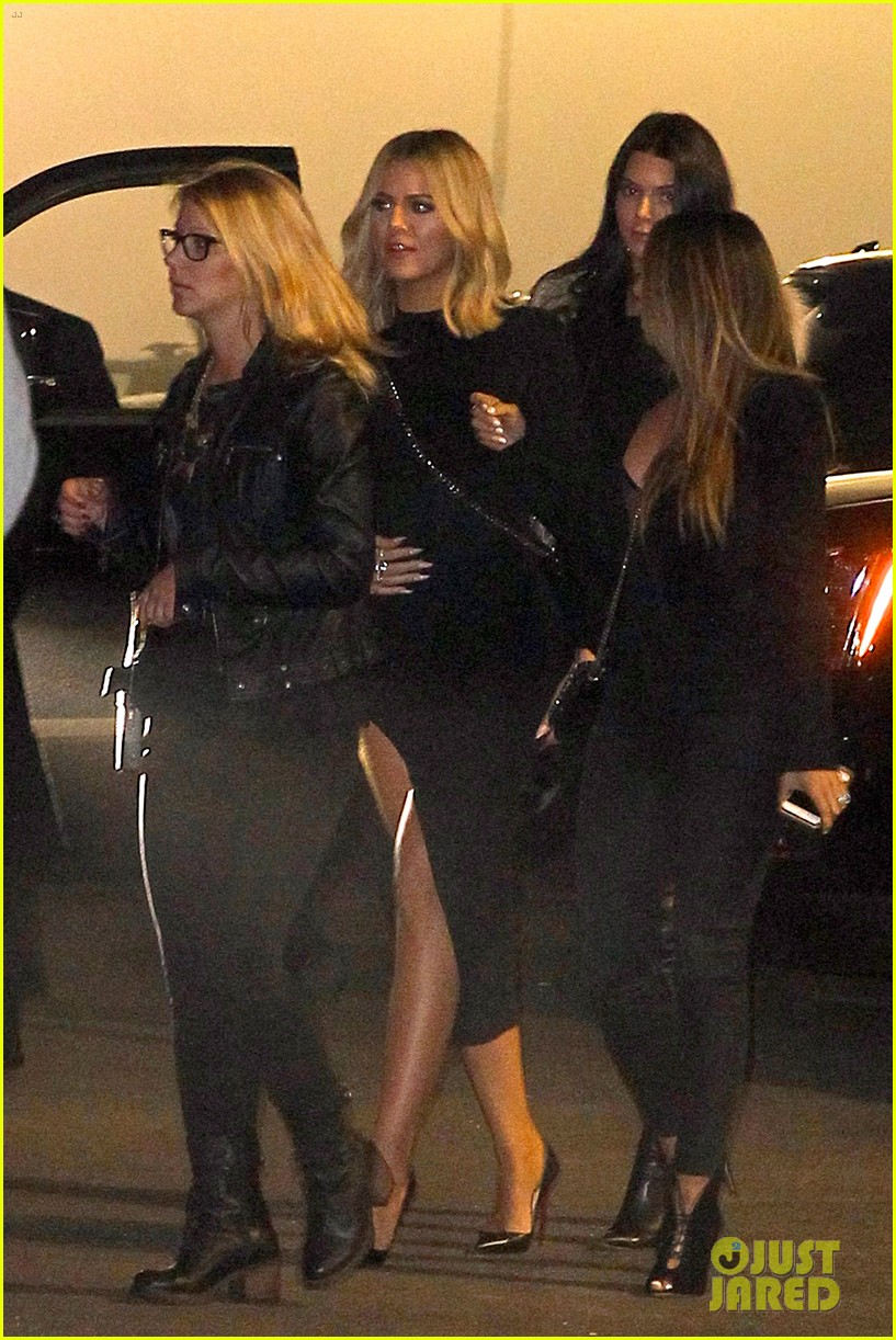 Kylie Jenner Gives Kendall & Cara Delevingne Piggyback Rides at The Weeknd Concert