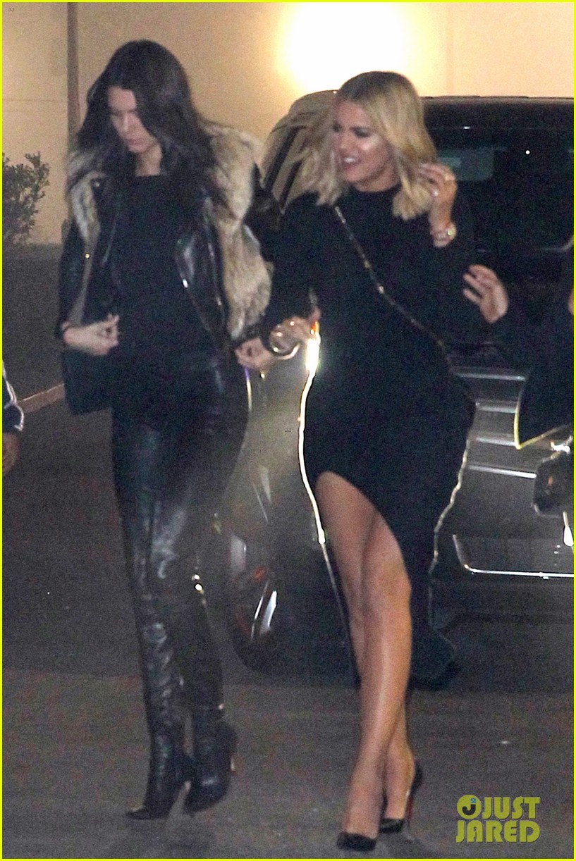 Kylie Jenner Gives Kendall & Cara Delevingne Piggyback Rides at The Weeknd Concert