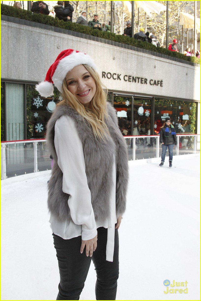 Katherine McNamara & 'Shadowhunters' Cast Enjoy Ice Skating for ABC Family's Winter Wonderland