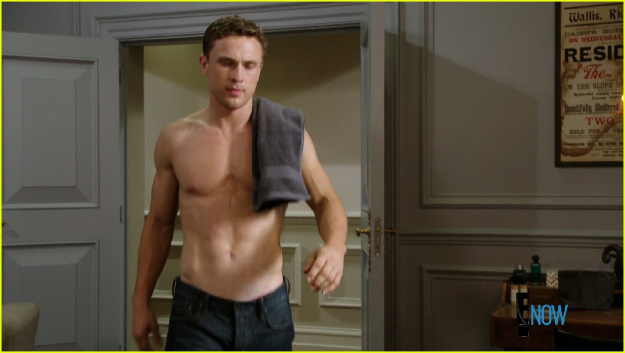 William Moseley Went Shirtless on 'The Royals' & Looked So Hot!