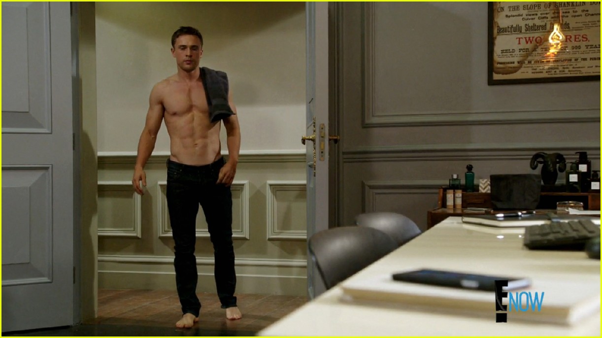 William Moseley Went Shirtless on 'The Royals' & Looked So Hot!