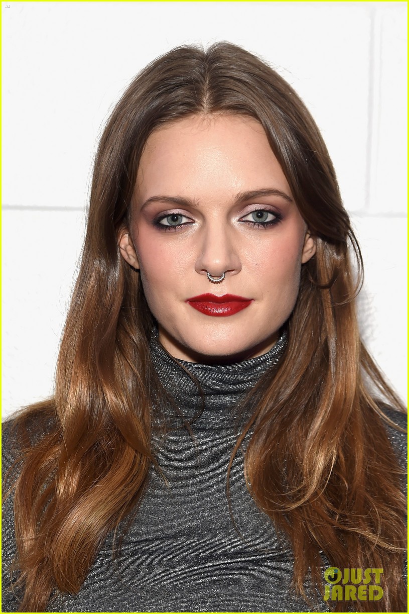 Selena Gomez Seemingly Picks One Direction Over Ex Justin Bieber!