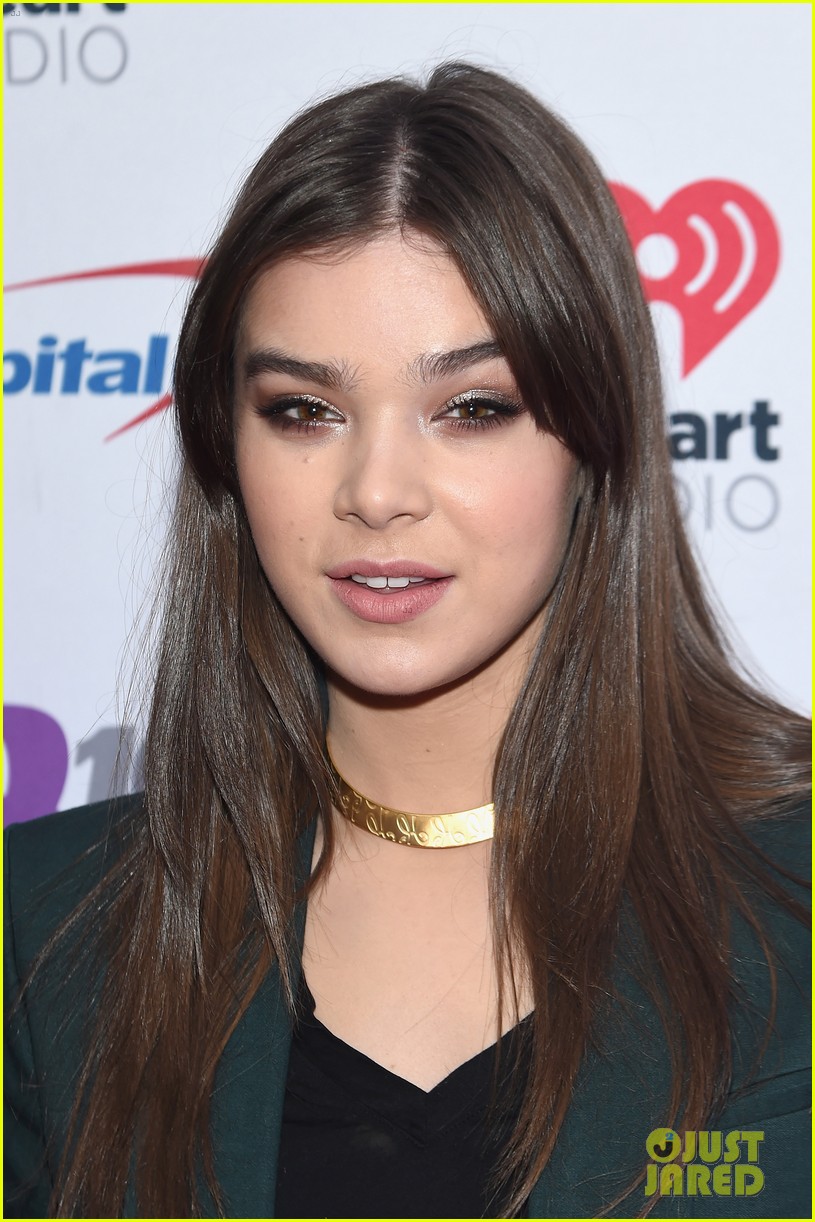 Selena Gomez Seemingly Picks One Direction Over Ex Justin Bieber!