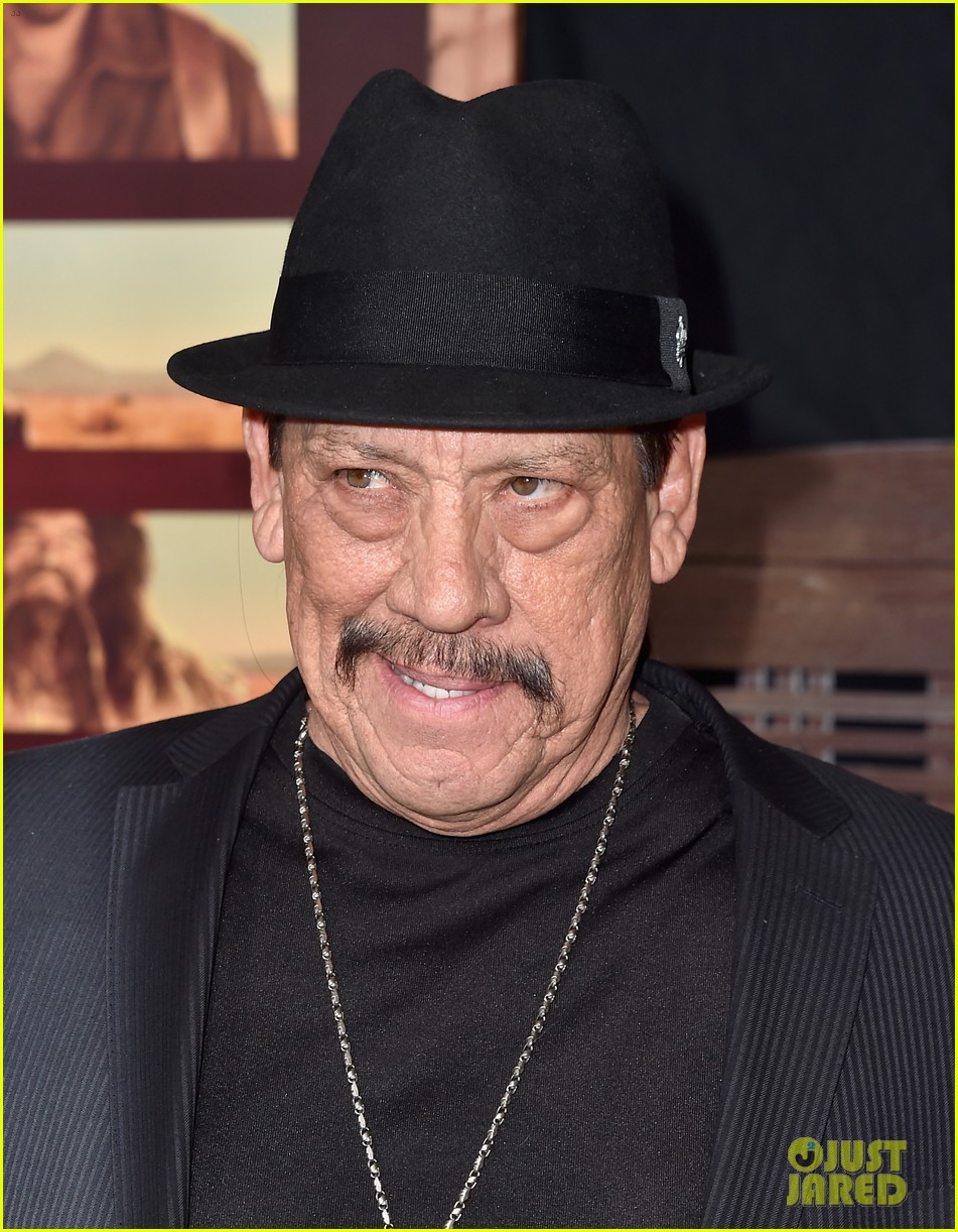 Taylor Lautner Premieres 'The Ridiculous 6' & Does a Flip on 'Jimmy Kimmel' - Watch Now!