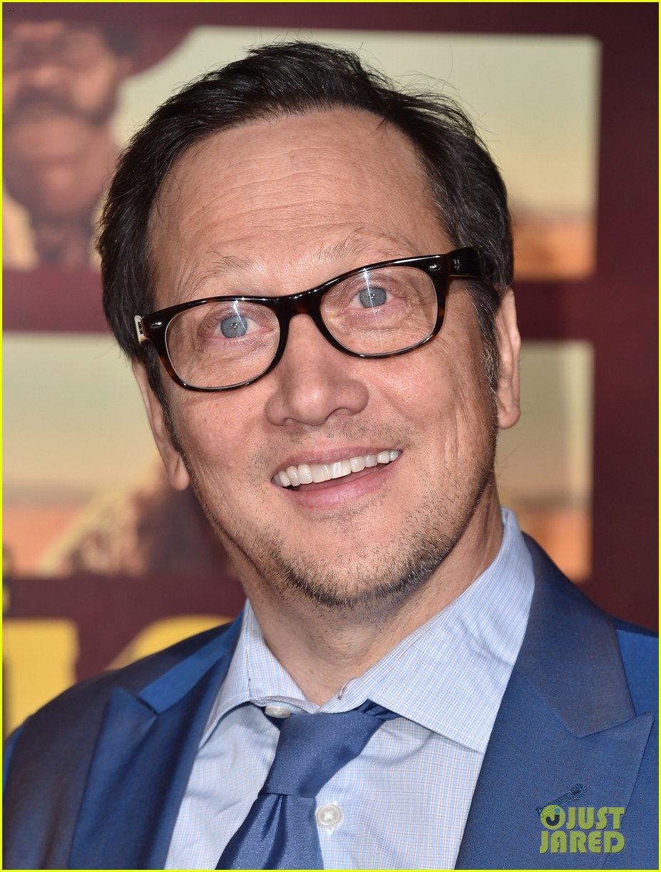 Taylor Lautner Premieres 'The Ridiculous 6' & Does a Flip on 'Jimmy Kimmel' - Watch Now!