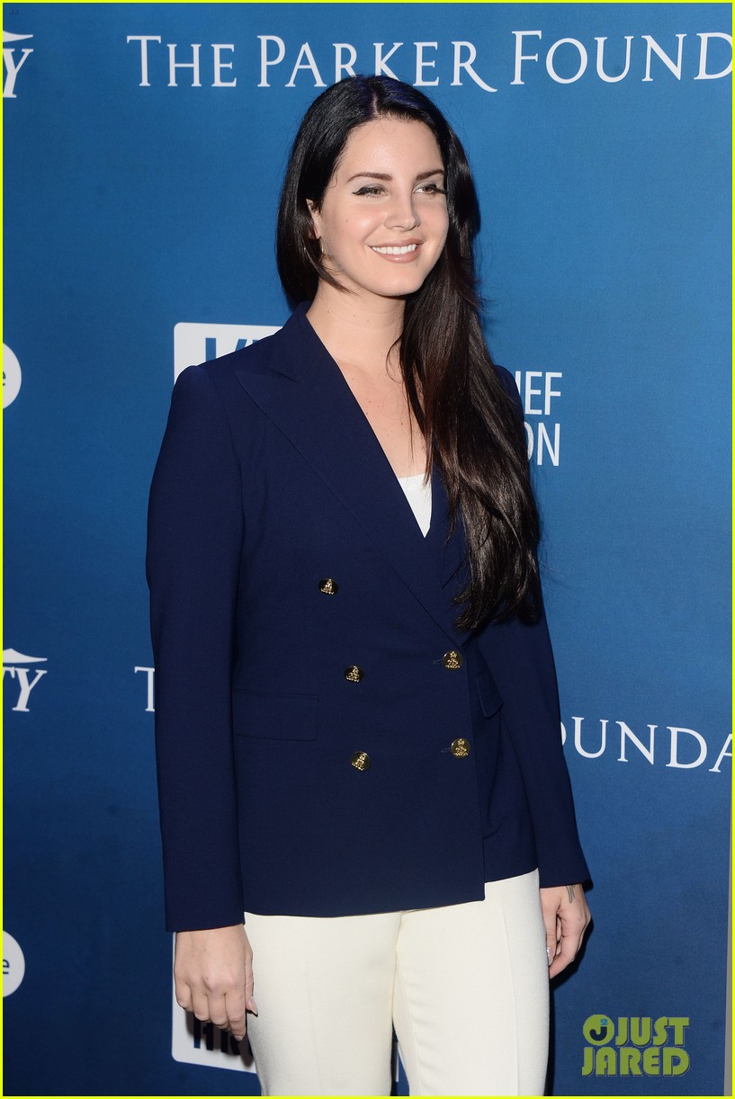 Justin Bieber & Suki Waterhouse Show Support at Help Haiti Home Gala!