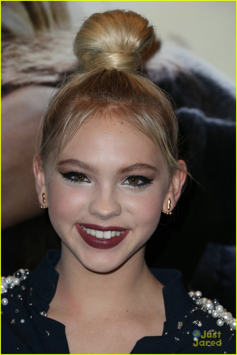 Brooke Sorenson & Gavin MacIntosh Couple Up For '5th Wave' Screening