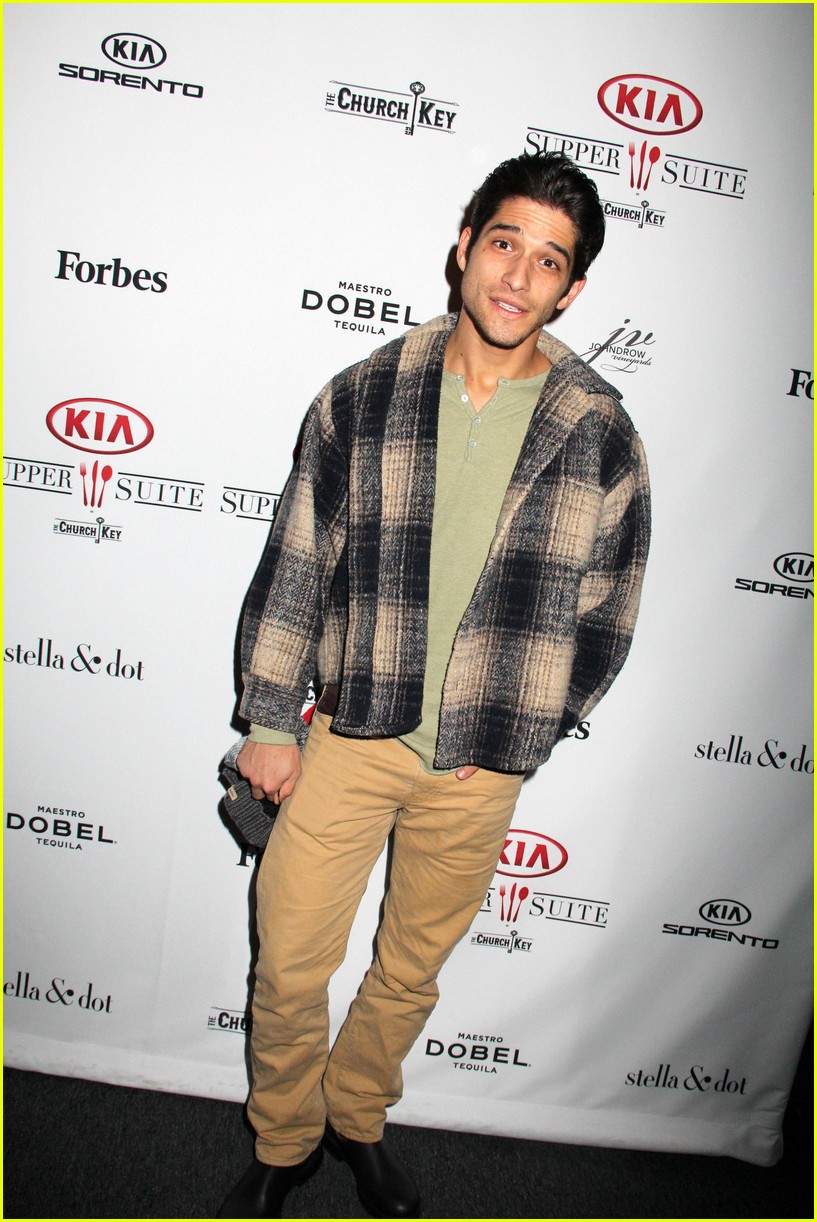 Watch Tyler Posey & Austin Butler Tackle Canadian Accents in First 'Yoga Hosers' Clip