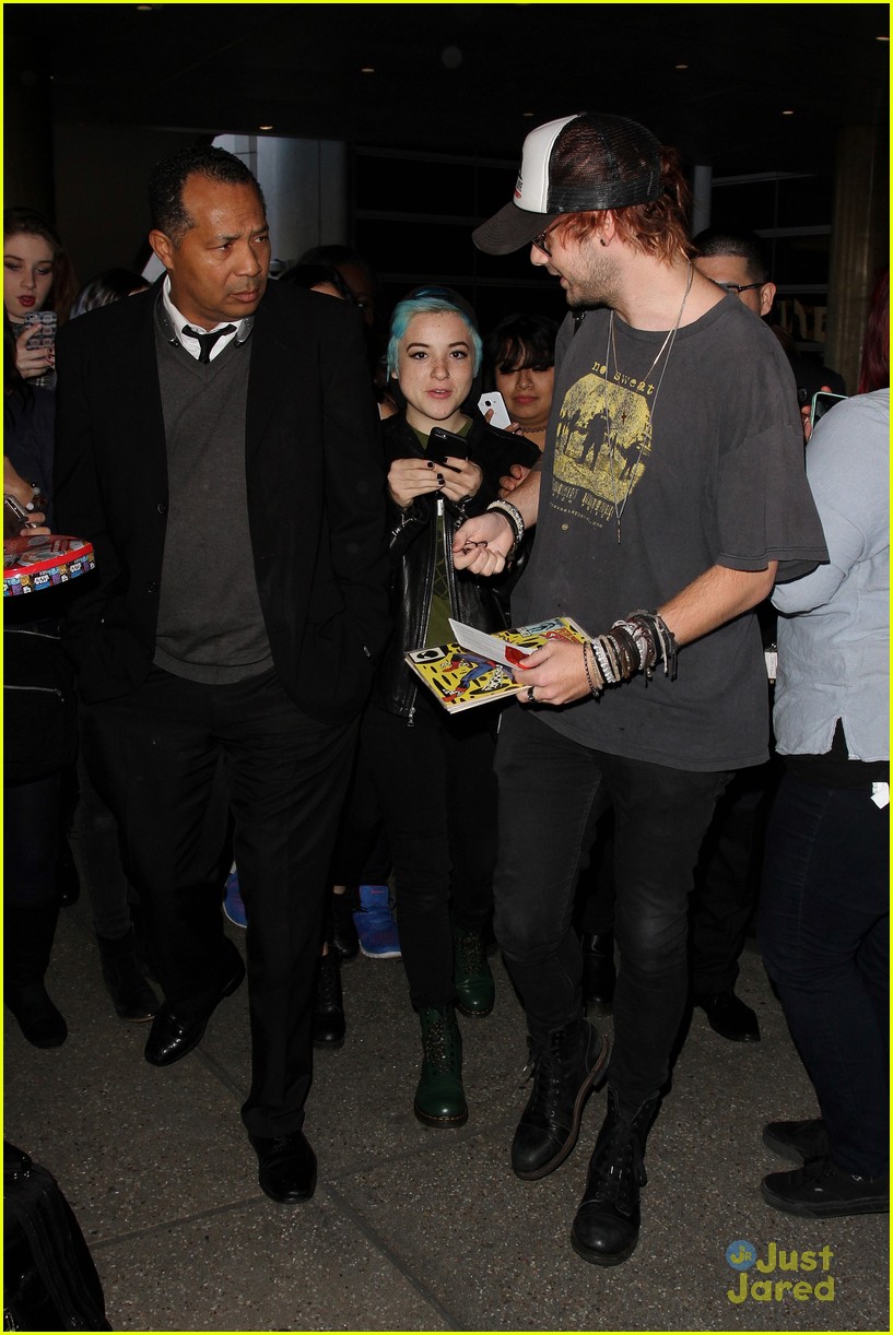Michael Clifford Thinks It Would Be Hilarious To Have Someone Else's Arms