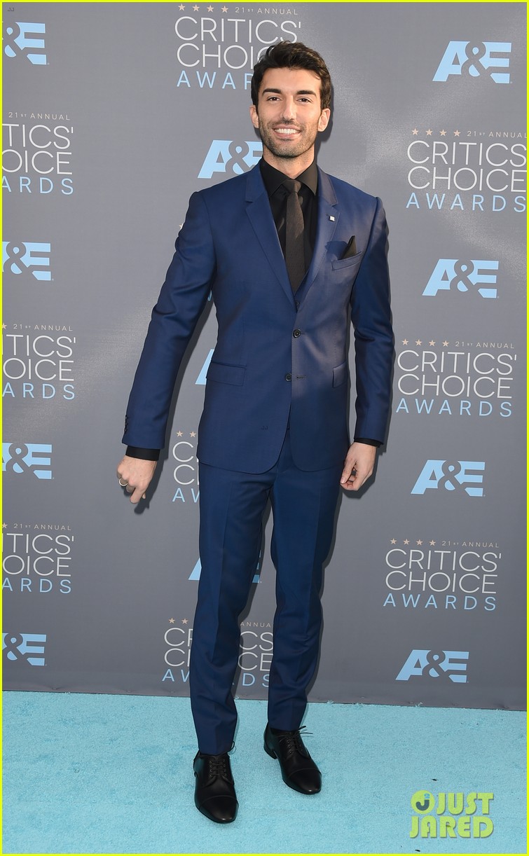 Gina Rodriguez & Justin Baldoni Hit the Critics' Choice Awards 2016 With Jaime Camil