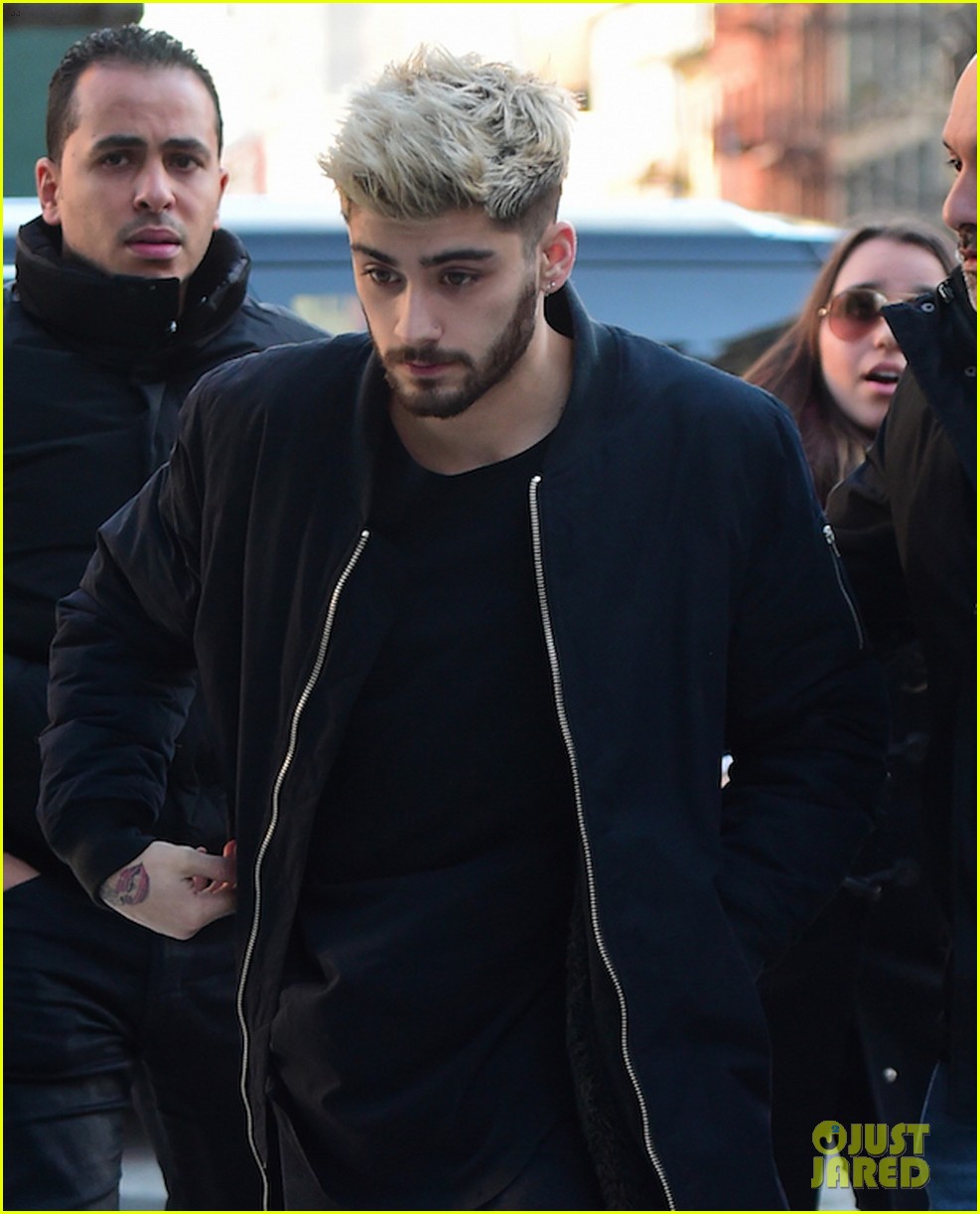 Zayn Malik Searches for NYC Apartments with Girlfriend Gigi Hadid!