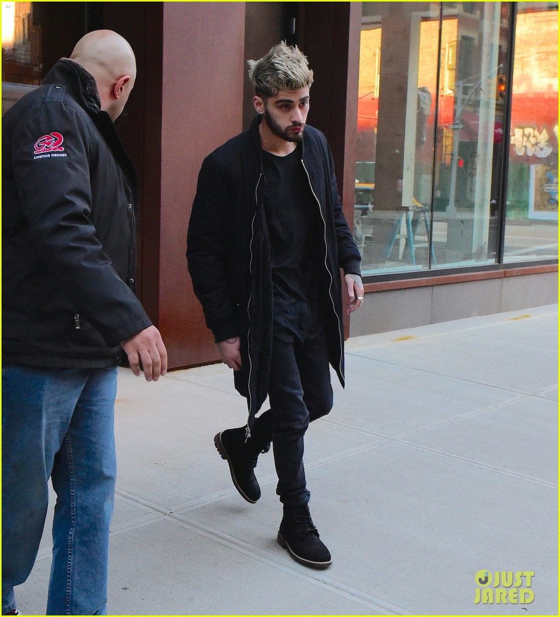Zayn Malik Searches for NYC Apartments with Girlfriend Gigi Hadid!
