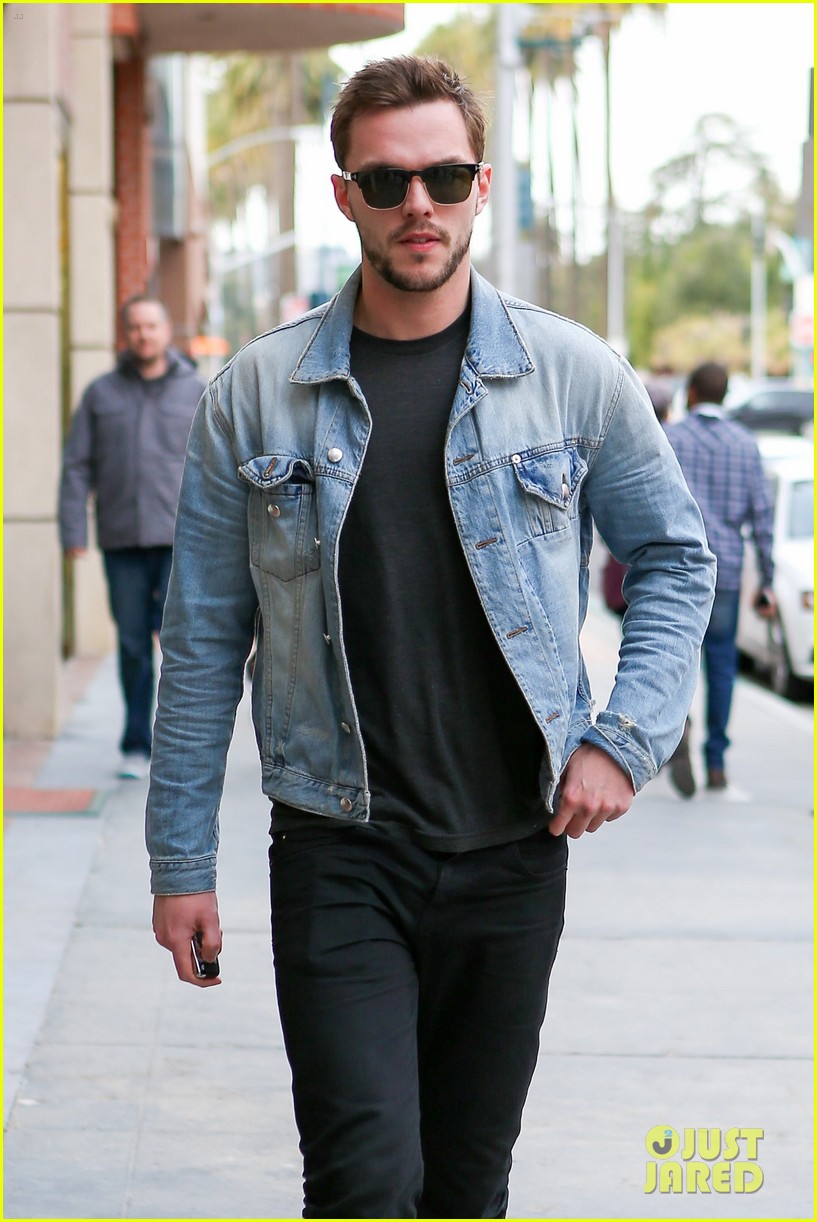 Nicholas Hoult Steps Out For Doctor's Appointment Before 'Mad Max' Oscar Noms
