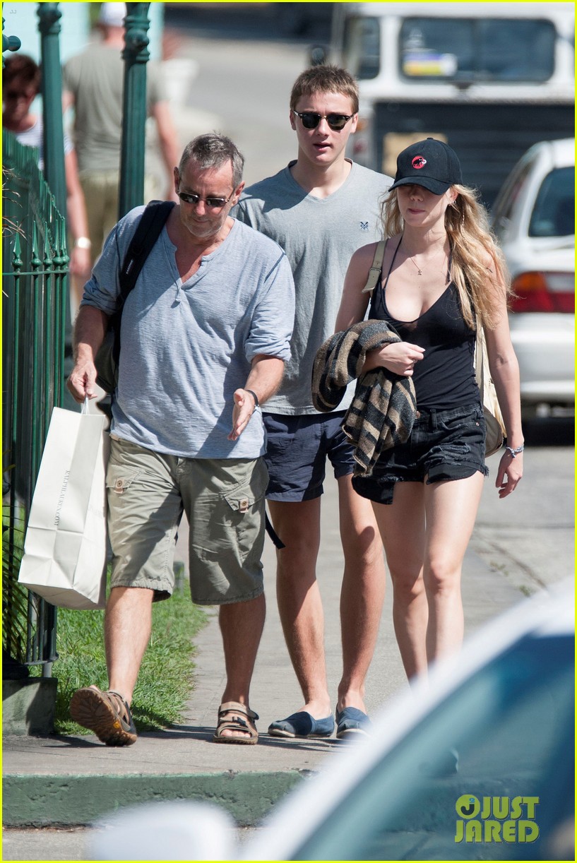 Immy Waterhouse & Sister Maddi Take A Break From The Barbados Beach
