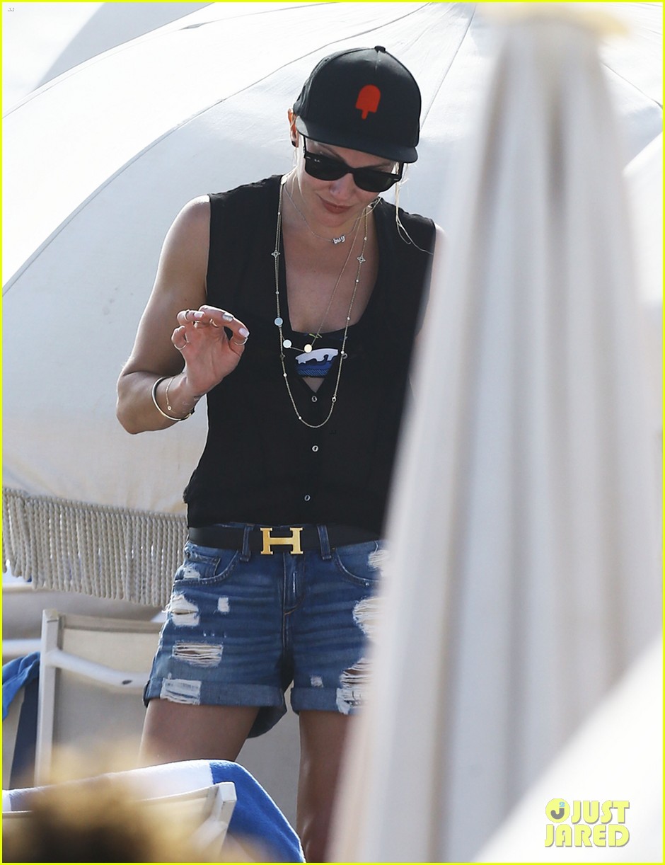Is Katie Cassidy Dating Personal Trainer Thomas Taylor?