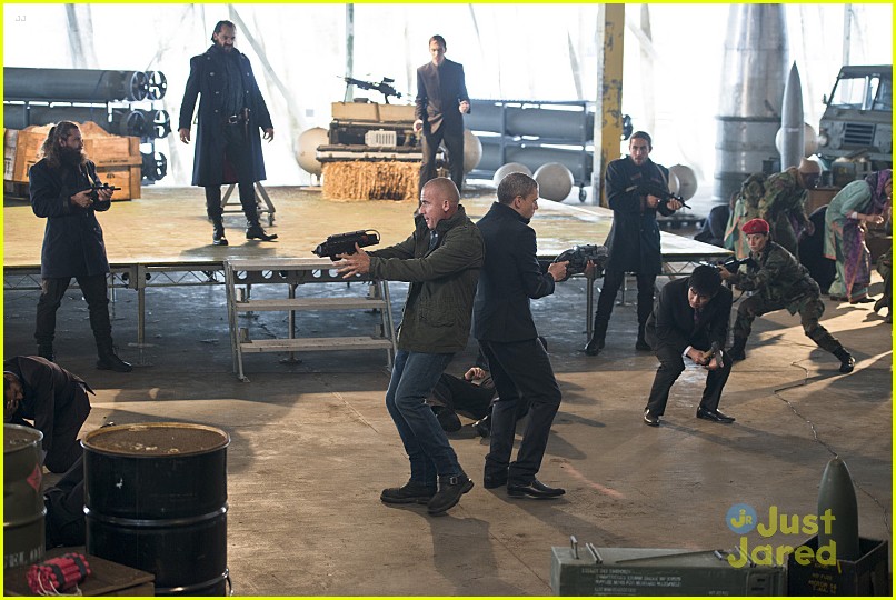 DC's Legends of Tomorrow Premiere Episode Continues Tonight!