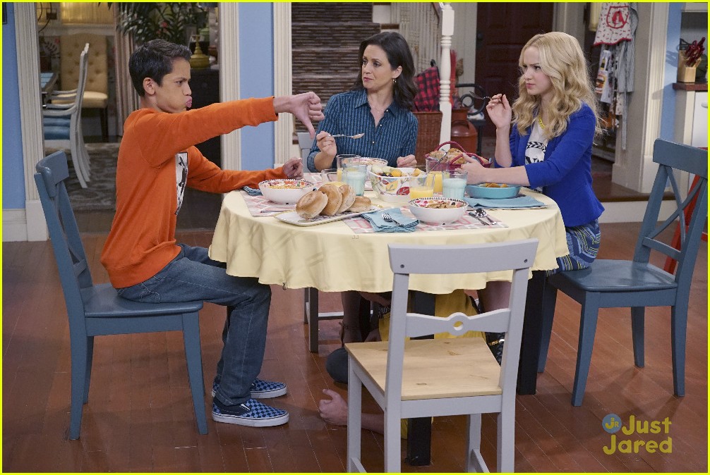Liv & Holden Go On A Date On Tonight's 'Liv & Maddie'