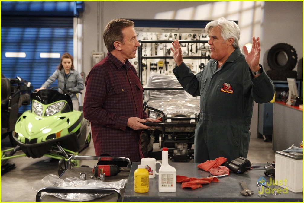 Kaitlyn Dever Bonds With Jay Leno on Tonight's 'Last Man Standing'