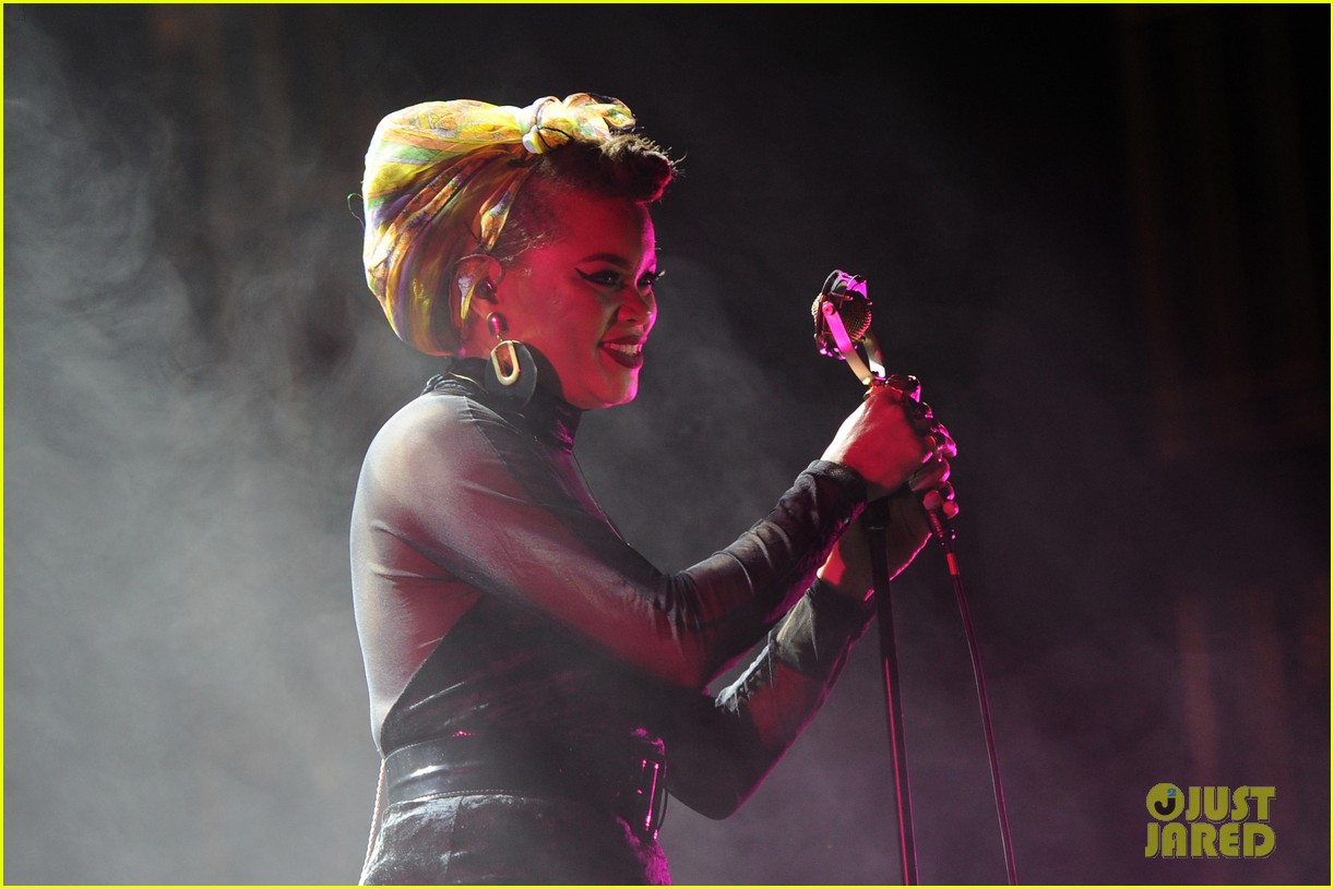 Meghan Trainor Performs at Guild Of Music Supervisors Awards 2016