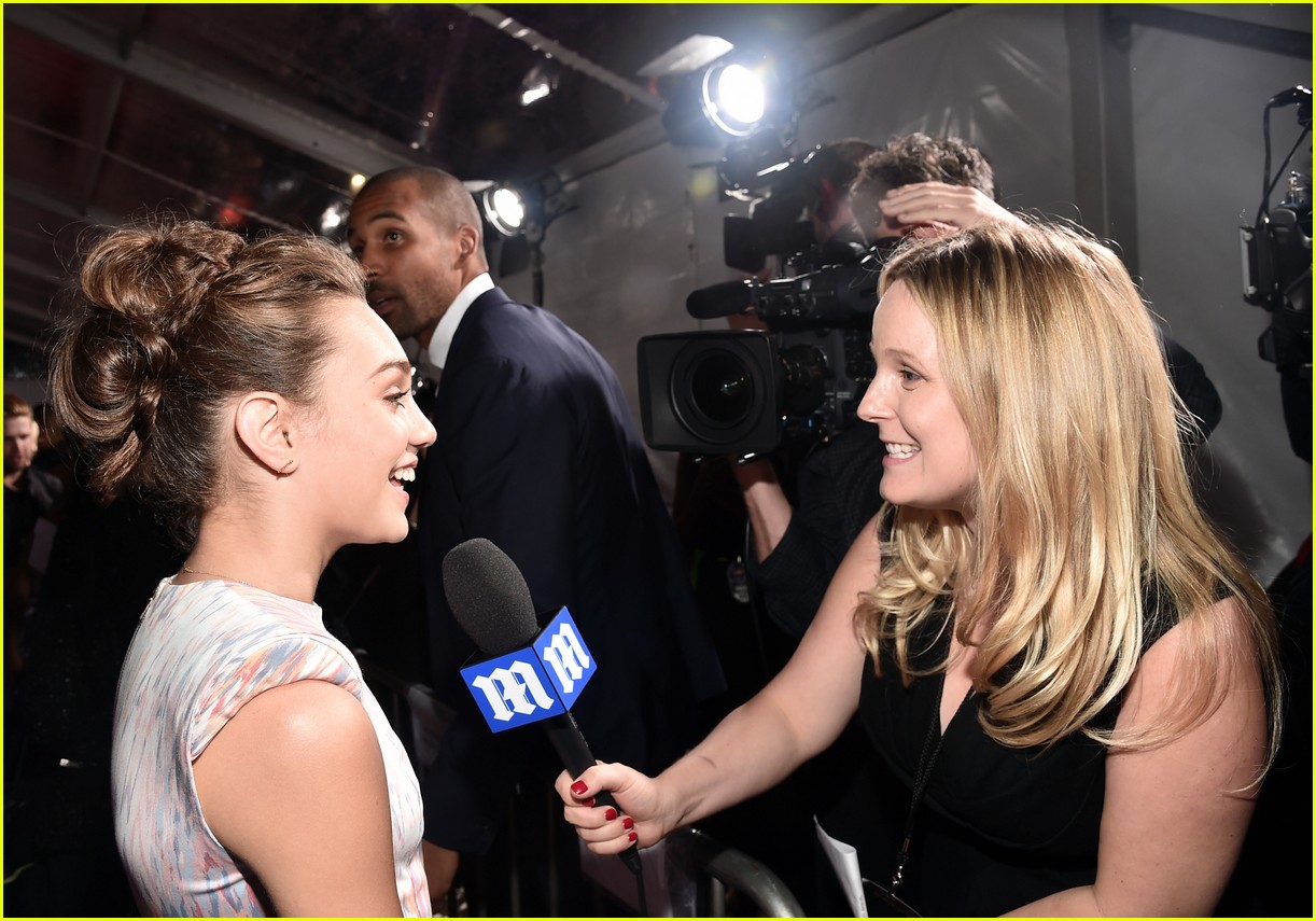 Meghan Trainor & Maddie Ziegler Have the Sweetest Reactions to Their People's Choice Awards Wins