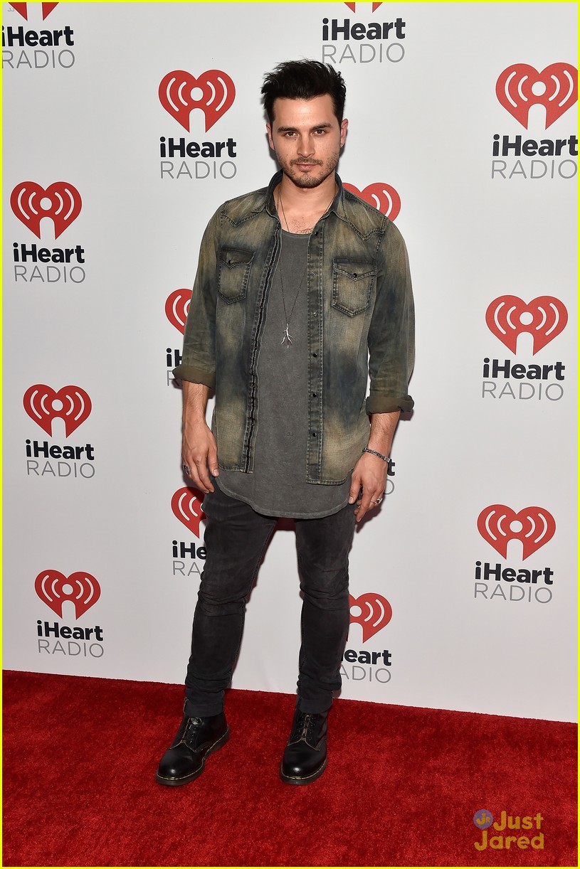 Win a Free Copy of Michael Malarkey's EP 'Knots'! Enter Here!