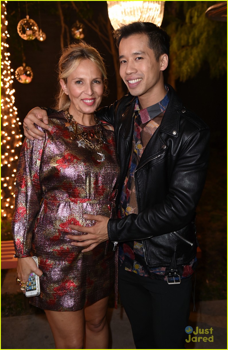 Skylar Stecker Performs 'Wish Now' at JJJ's 'Star Darlings' Dinner!