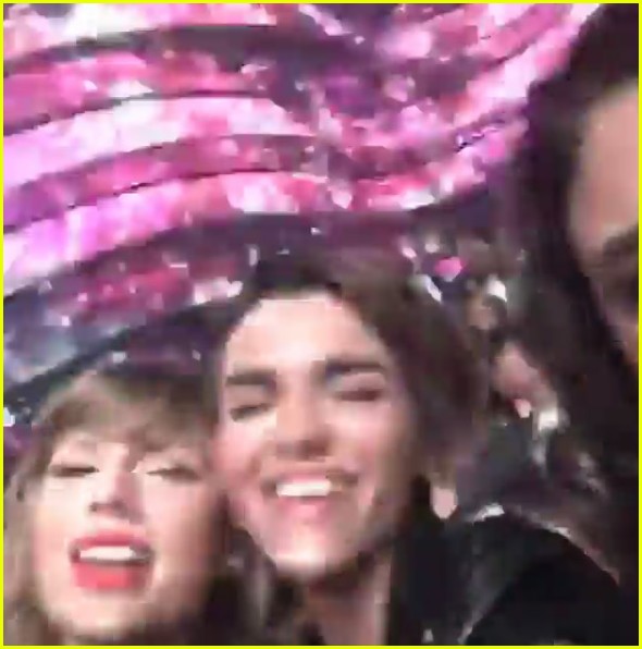 Taylor Swift Hangs Out with Ruby Rose, Sings 'Sweet Nothing' at NYE Party!