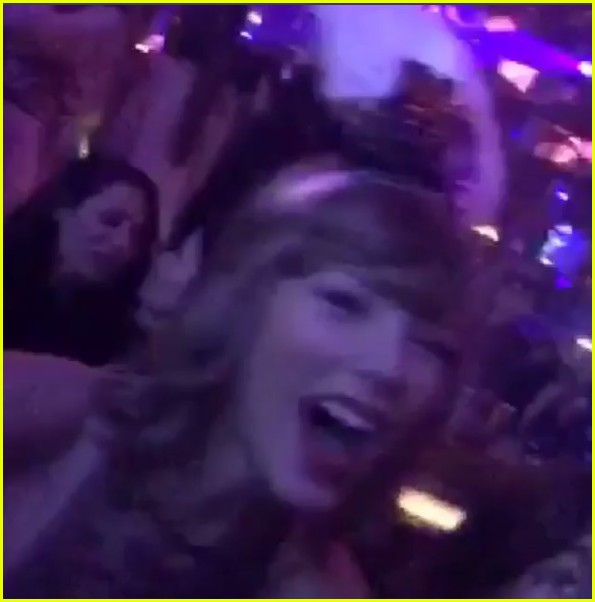 Taylor Swift Hangs Out with Ruby Rose, Sings 'Sweet Nothing' at NYE Party!