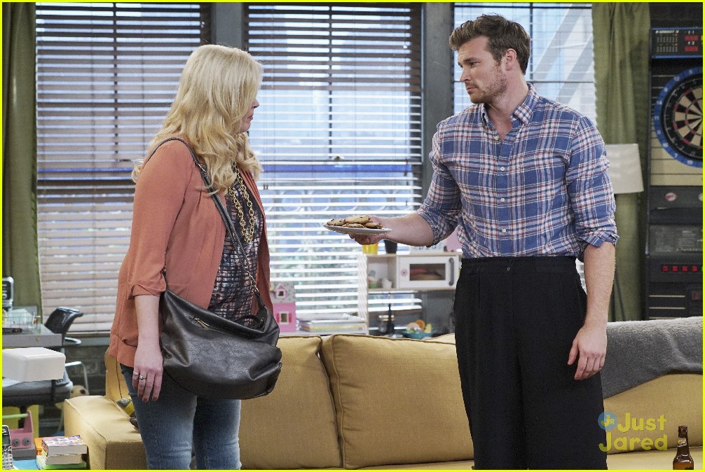 Danny Might Just Get Kicked Off The Team On 'Baby Daddy' Tonight