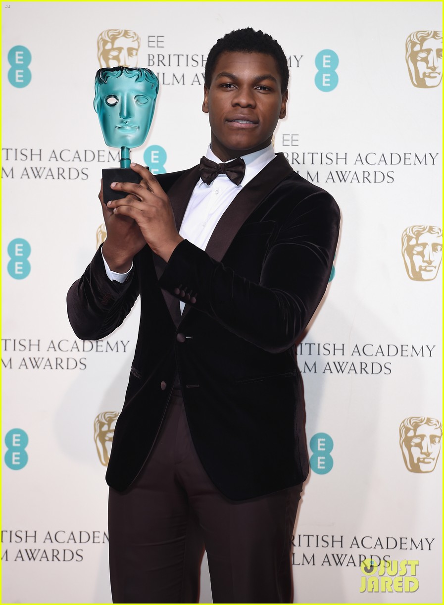 Star Wars' John Boyega Wins the Fan Vote at BAFTAs 2016!