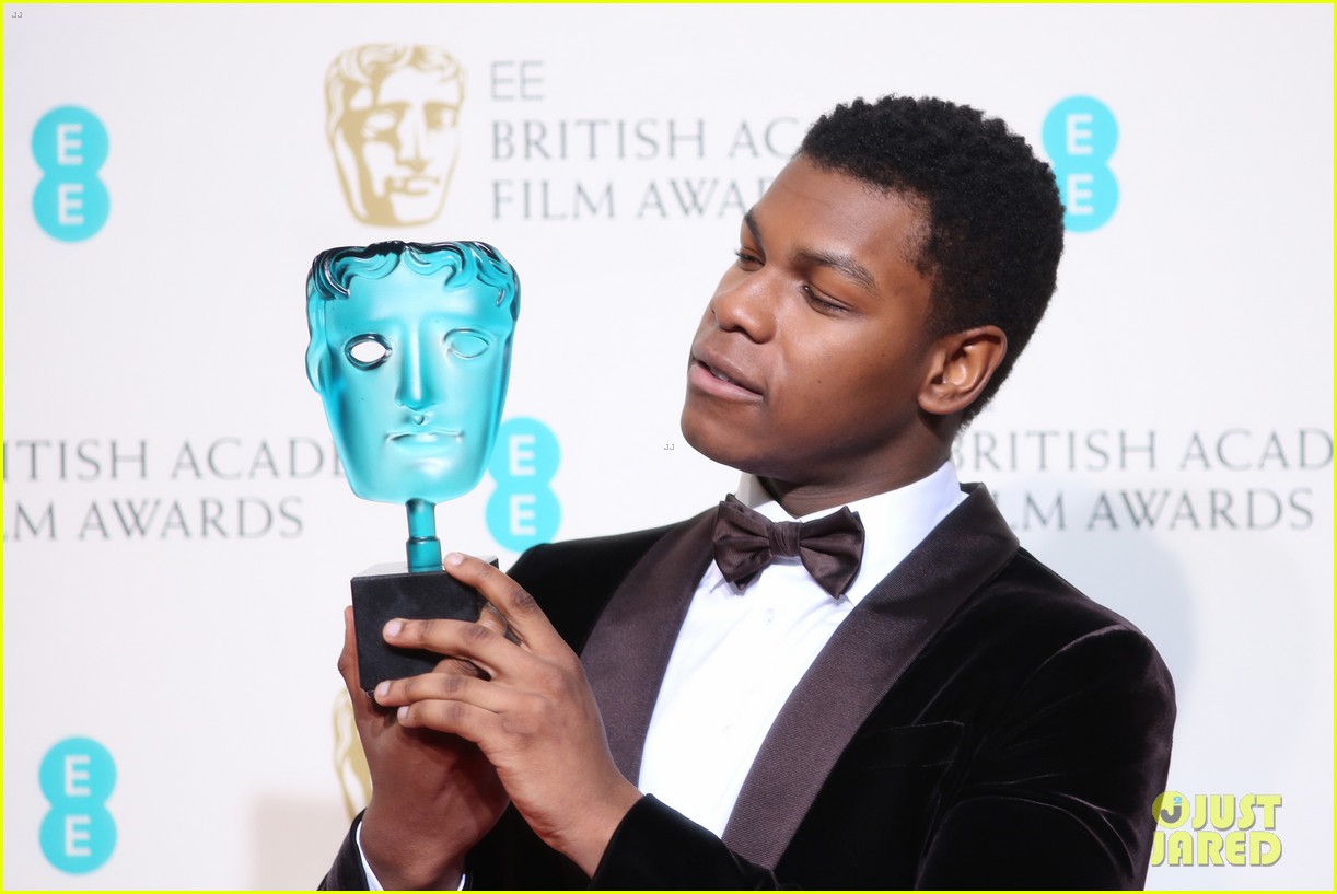 Star Wars' John Boyega Wins the Fan Vote at BAFTAs 2016!