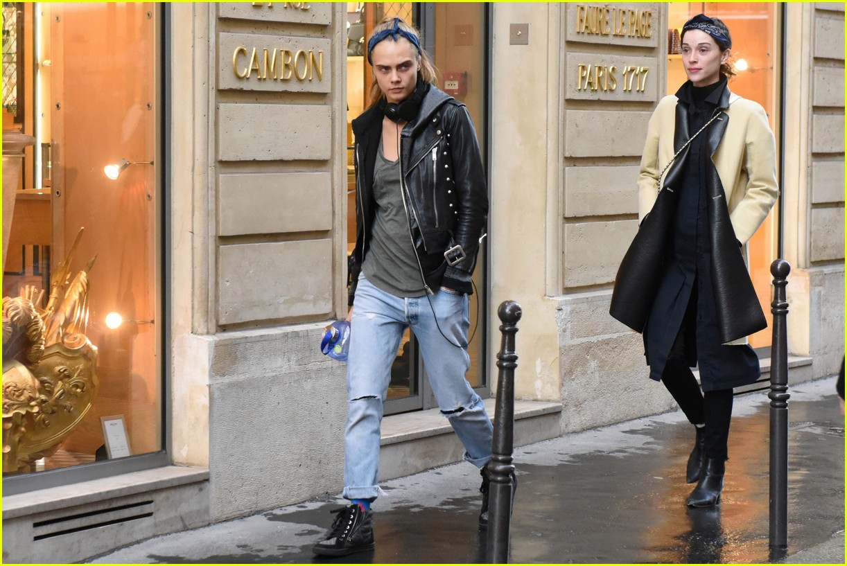 Cara Delevingne & St. Vincent Spend a Romantic Afternoon in Paris