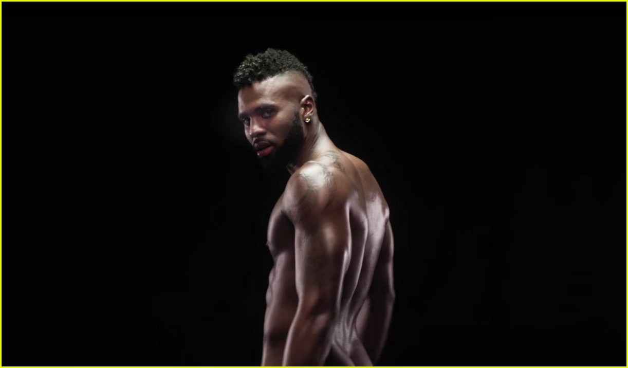 Jason Derulo Goes Shirtless in Music Video for 'Naked'