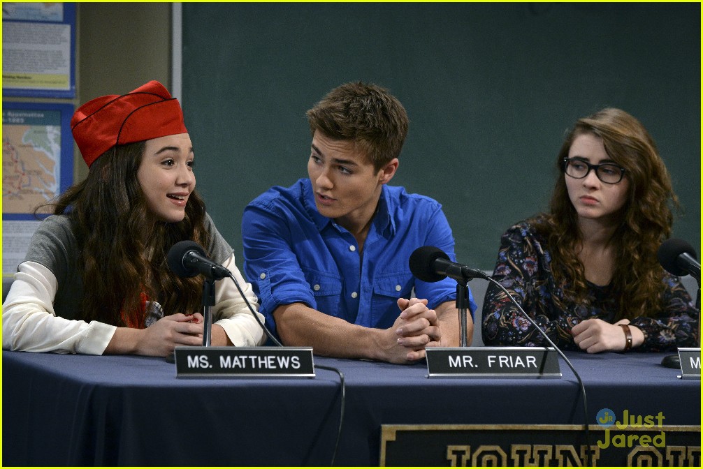 'Girl Meets World' Sneak Peek: Maya & Farkle Cheat On A Test!