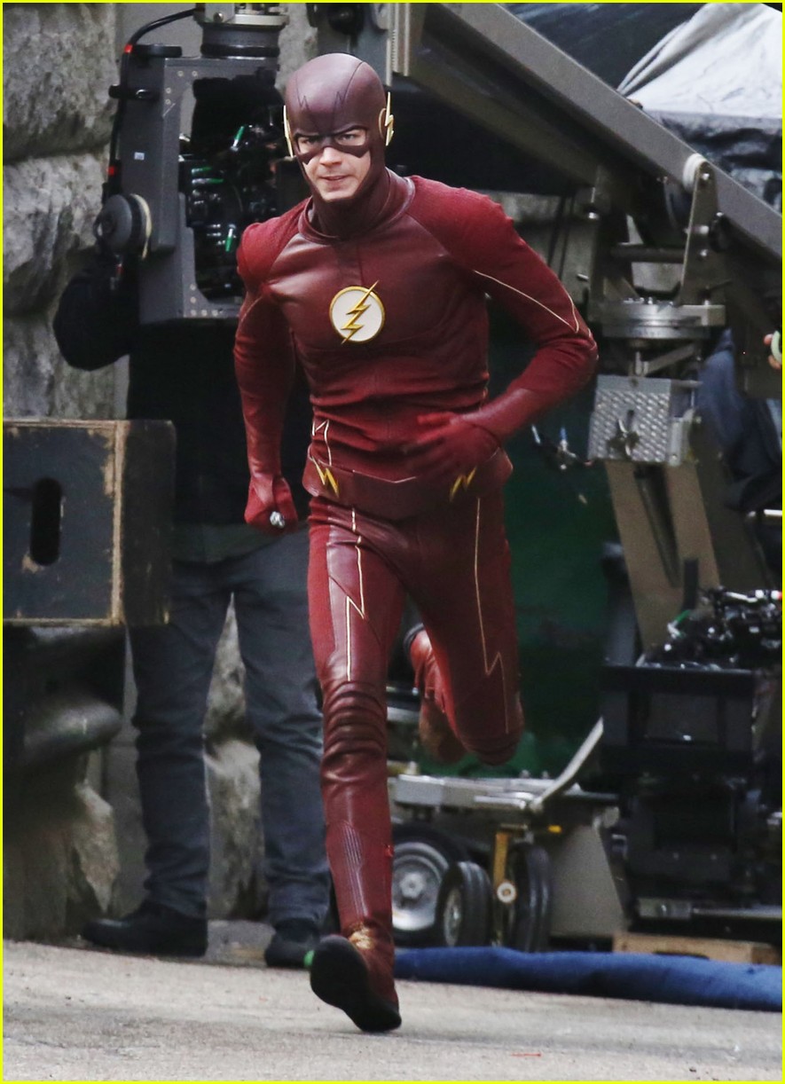 Grant Gustin Shares Photos From Set of 'Flash' & 'Supergirl' Crossover