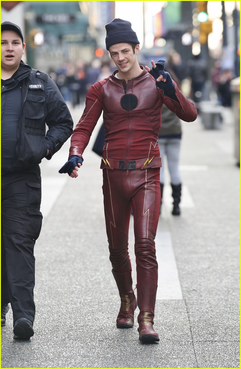 Grant Gustin Shares Photos From Set of 'Flash' & 'Supergirl' Crossover