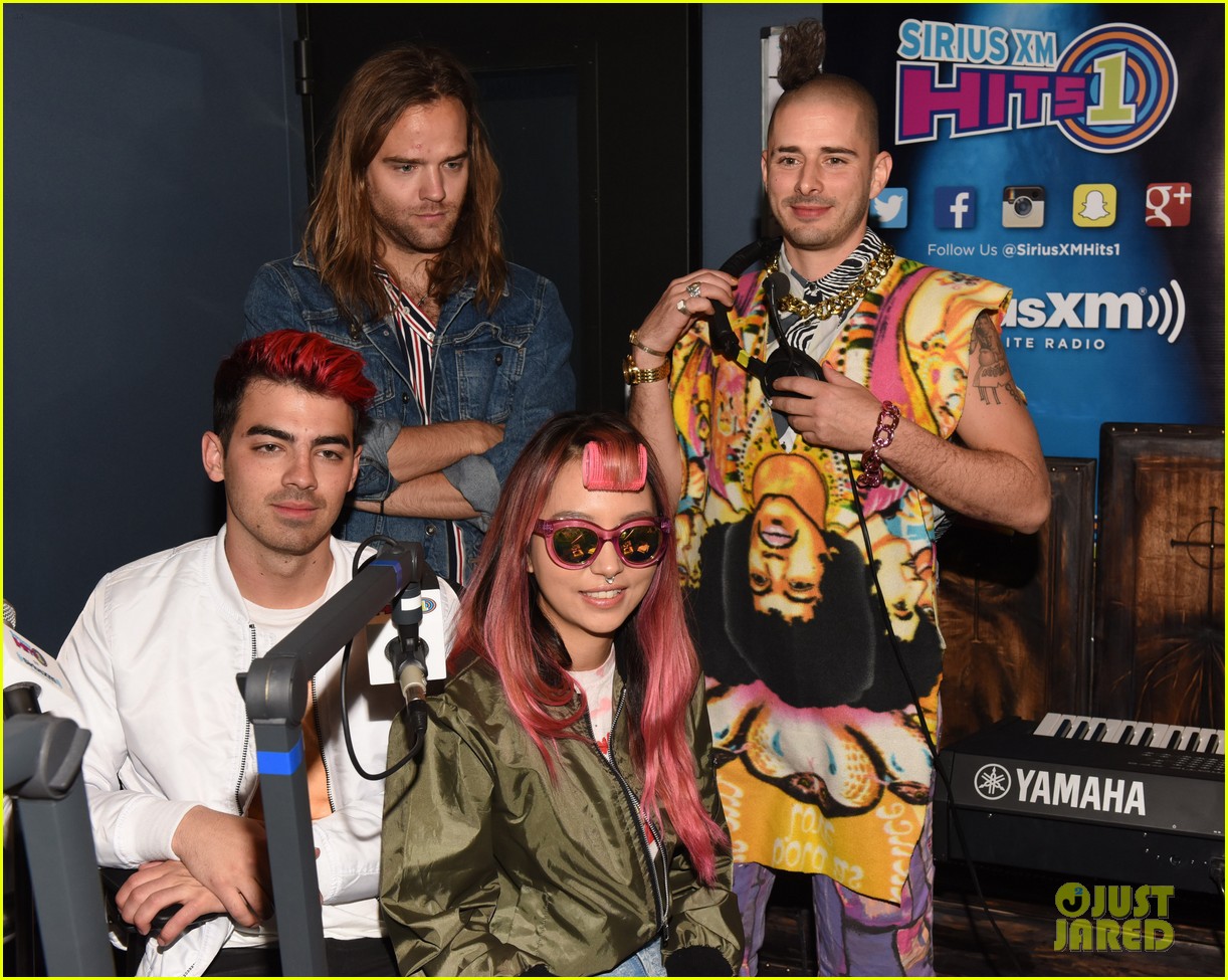Hailee Steinfeld & DNCE Announce 'Rock Bottom' Song Collaboration